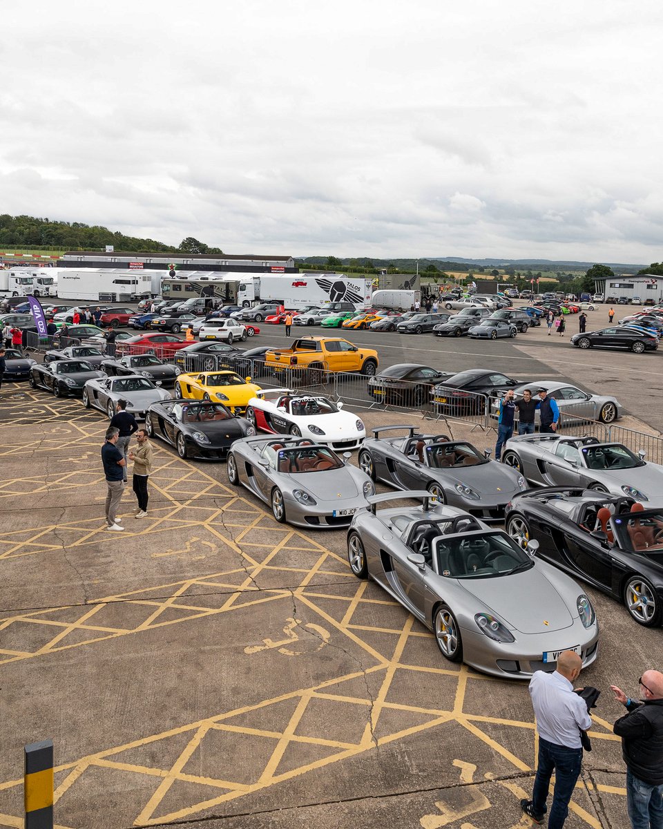 Alexanders_cars's tweet photo. We know it's not #SupercarDriver #SecretMeet anymore, but we don't need an excuse to share these. Read more: https://t.co/gWQZodst9j https://t.co/h5LpvKo2HS