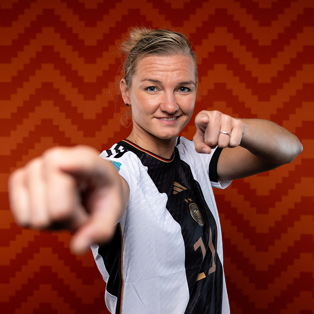 ⏱️ 89. Min.

AUSGLEICH! Poppi 🔥

WIR #IMTEAM 🇩🇪 #hungriGER #GERCOL 1:1
#FIFAWWC 📸 FIFA