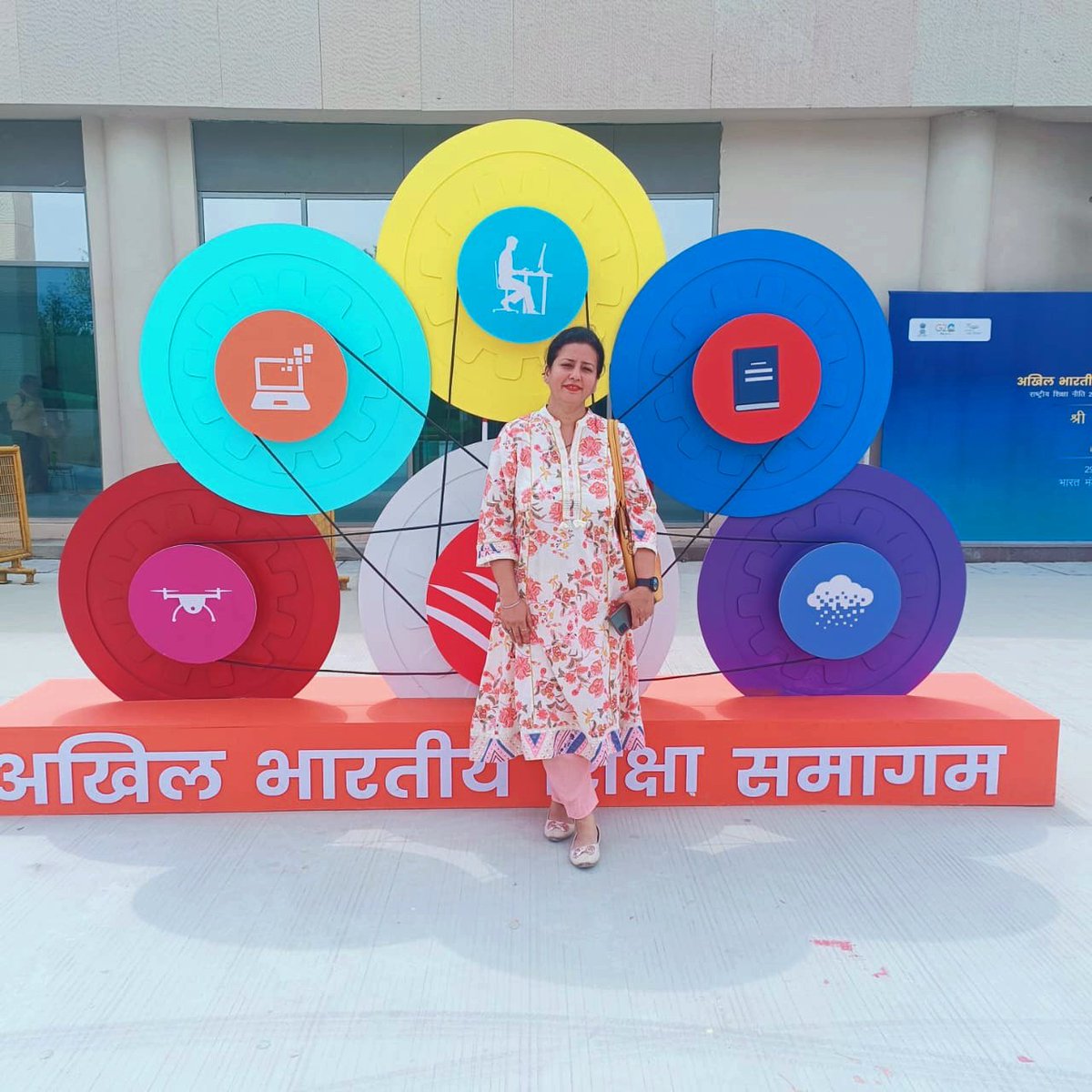 ksatpreet's tweet photo. Feeling grateful for the chance to be part of the exhibition commemorating 3rd anniversary of National Education Policy 2020 at ITPO, Pragati Maidan! I extend my heartfelt gratitude to our school principal, @vividh87 for this wonderful opportunity #cbse #BBPSMV @narendramodi https://t.co/W7eFCklRLR