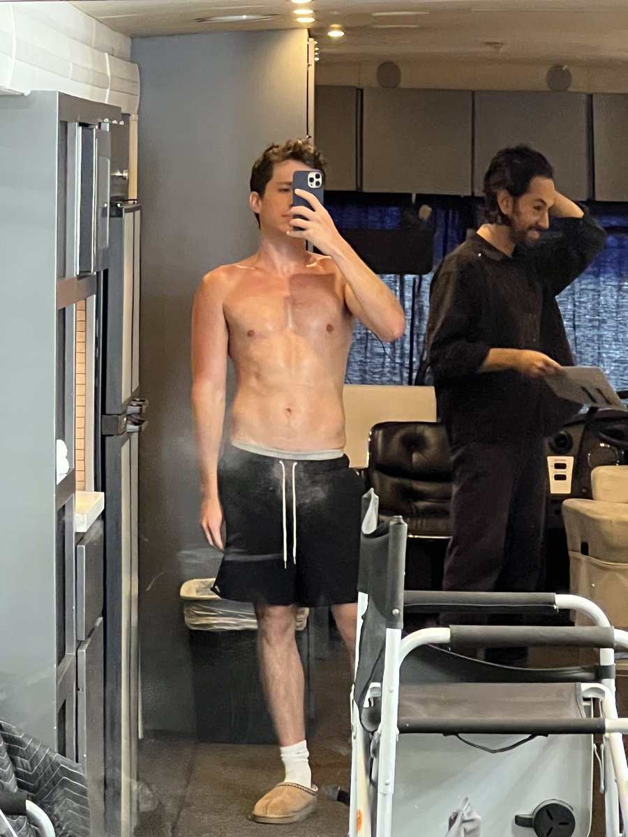 He is hot and he knows it, end of story. You‘re all jealous 😋 <a href="/charlieputh/">Charlie Puth</a>  #charlieputh #hot #sixpack