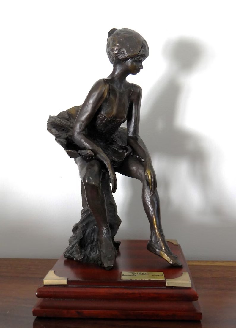 marieartcollec1's tweet photo. Sculpture #bronze signée de Diego Masana i Majó #ballerine #danseuse Dídac #sculpteur #espagnol figure marquante #modernisme #embellir #ornements #style #art #lithographies #etsyshop #etsyseller #statues https://t.co/O7KjGgUsrN
https://t.co/lN2Fqyx6MQ via @Etsy https://t.co/iStuQpqXqC