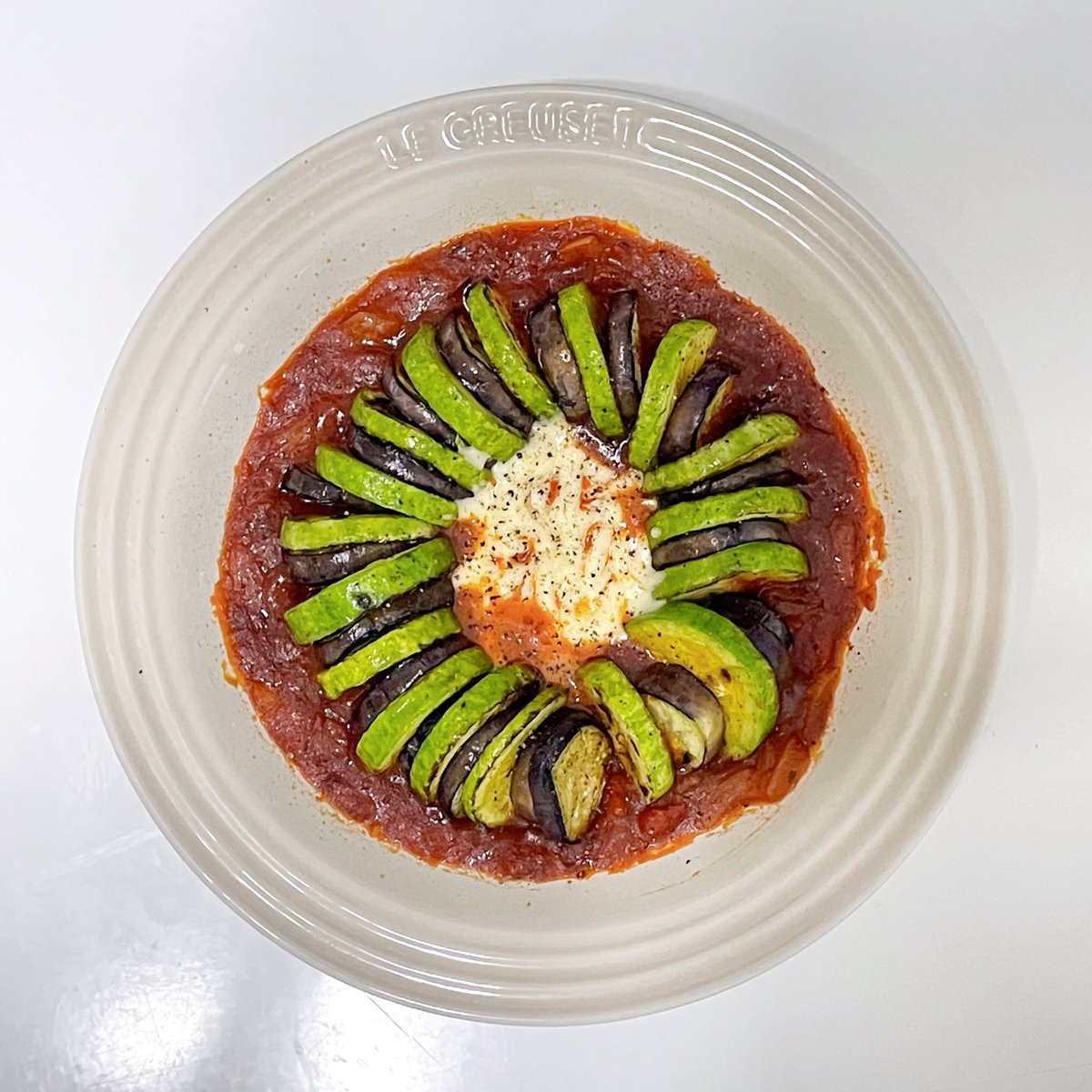 ryunns_kitchen's tweet photo. 여름채소 맛있게 즐기기🍆
쉽게 만드는 내맘대로 라따뚜이

와인 안주로도 좋고, 가벼운 한 끼로도 좋은 요리🤤👩‍🍳

타래로 레시피 소개합니다! https://t.co/AXm1XHNjNf