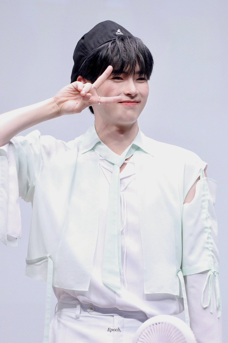 Epoch_613's tweet photo. 230728 애플뮤직

#성한빈 #SUNGHANBIN  #ソンハンビン
#ZEROBASEONE #제로베이스원 #ZB1 https://t.co/h1Dq4dj6SA