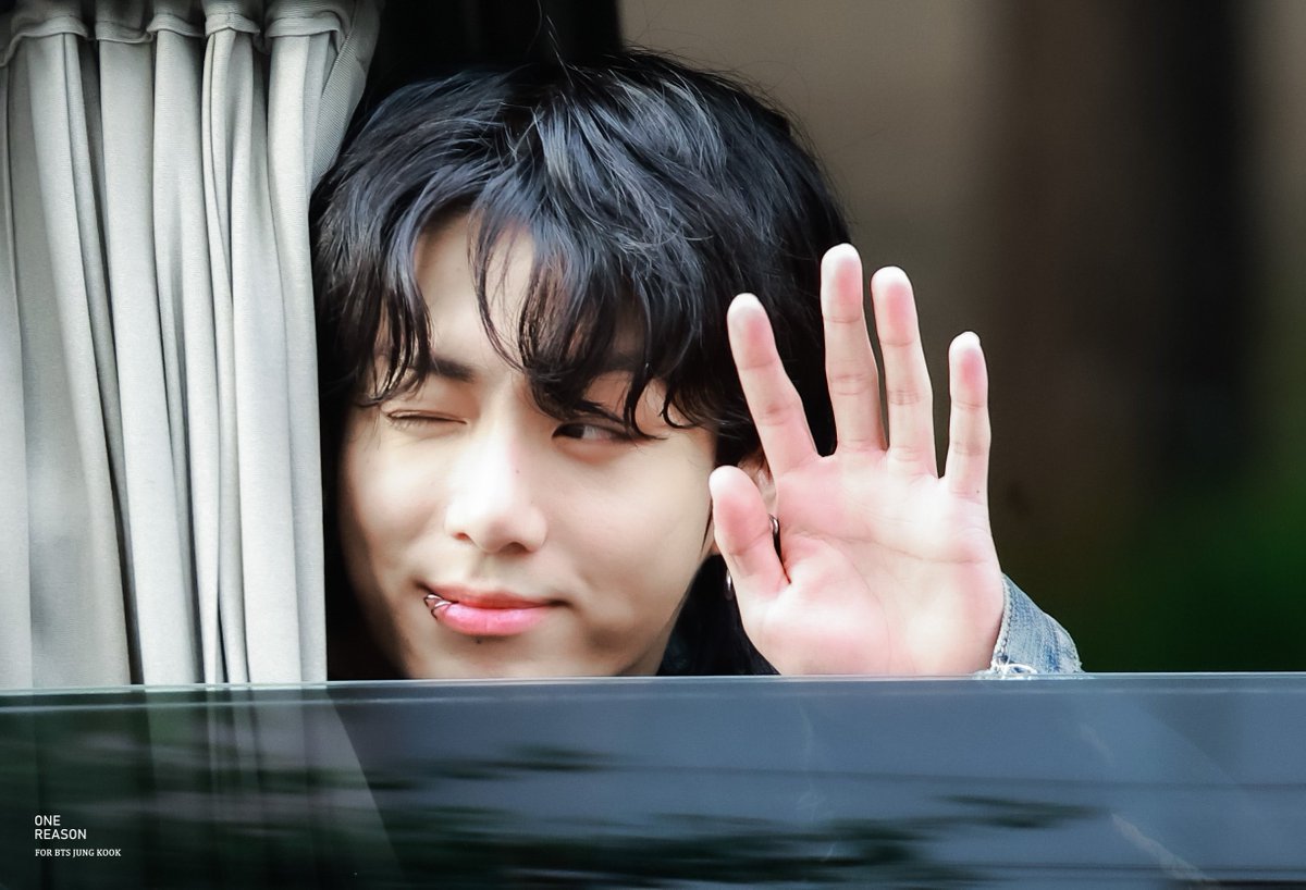ONE_REASON_JK's tweet photo. 230730 HQ

분명 귀여웠는데 왜 마지막엔 영화의 한 장면이 된거지 
정국이 세븐 활동 수고했어🫶🏻

#JUNGKOOK #정국 #JungKook_Seven @BTS_twt https://t.co/44pQTp14vI
