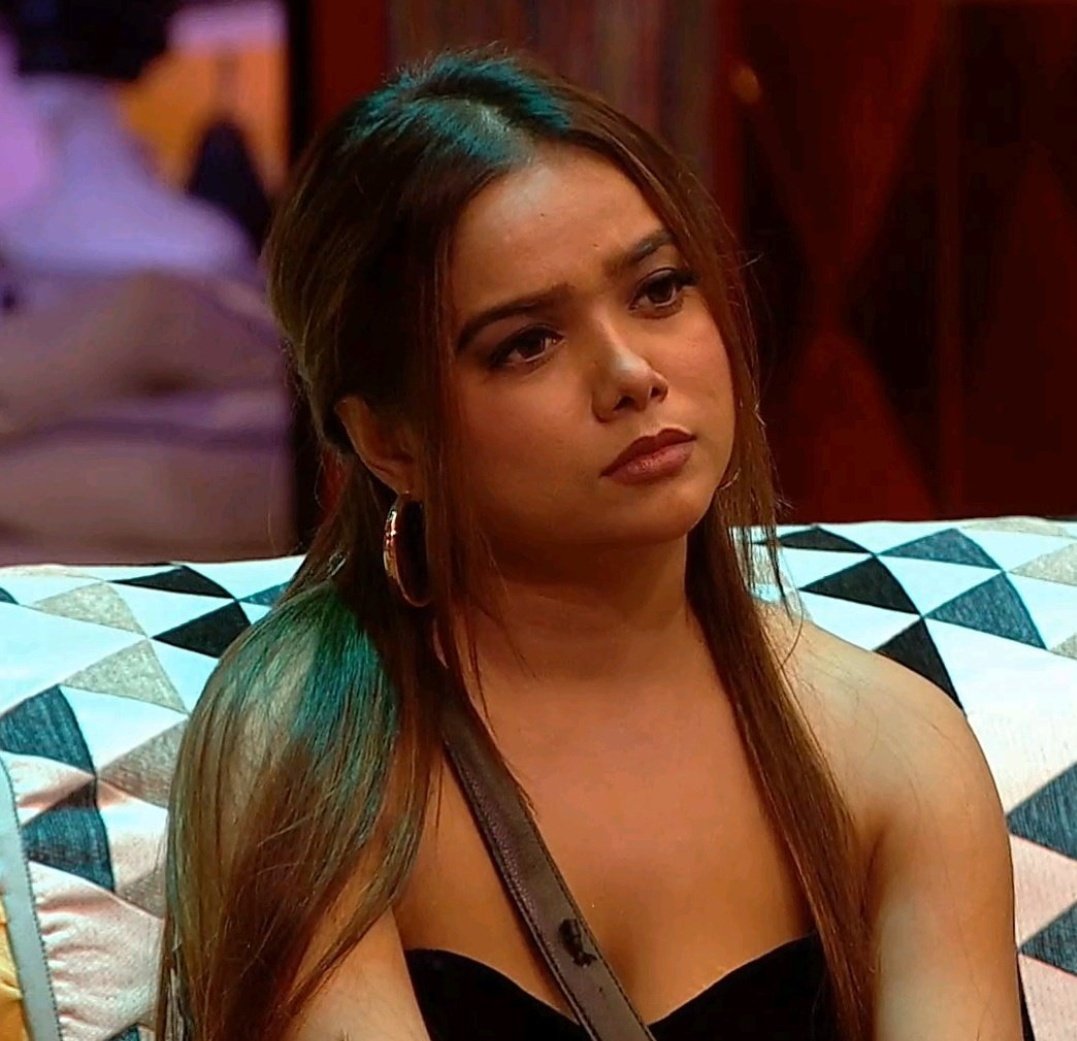 snflowresi's tweet photo. Felt really bad for Manisha because she's giving her best in the show but still getting no appreciation nothing in return.

MANISHA DESERVES RESPECT https://t.co/1INimtxXse
