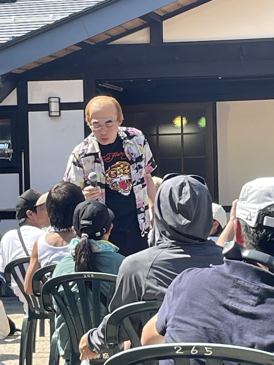 oidayaramen's tweet photo. 船津座でモノマネライブ♪
今日は特別OKということで写真撮らせてもらいました。
 #レッツゴーよしまさ さん、メッチャ楽しかった。ちょっと昔のメドレーもあったり、最後はジュリーのメドレーで締め。また見たいなぁ。
 #ミラクルひかる さんは安定のうまさ。今日は最高ぉ〜❣️
いいね👍来るかな〜？ https://t.co/SJJKQPnd3z