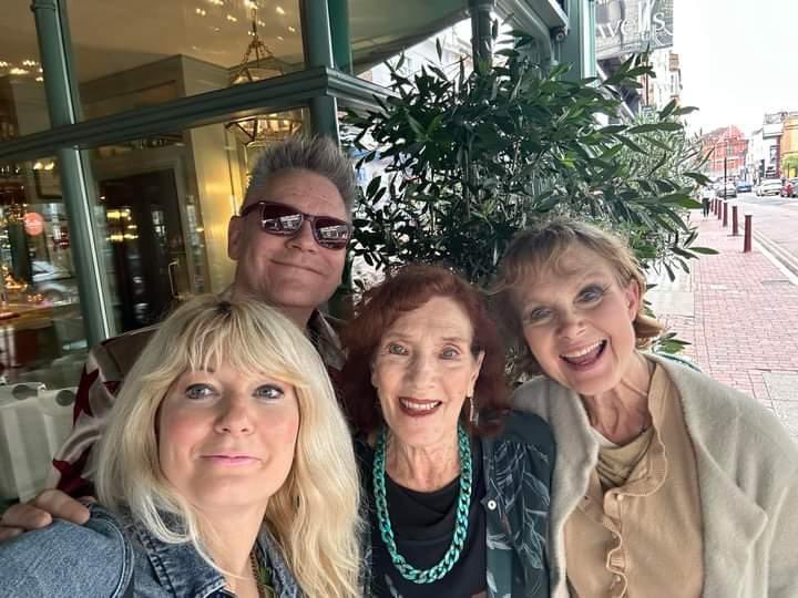 Linda Marlowe tweet media