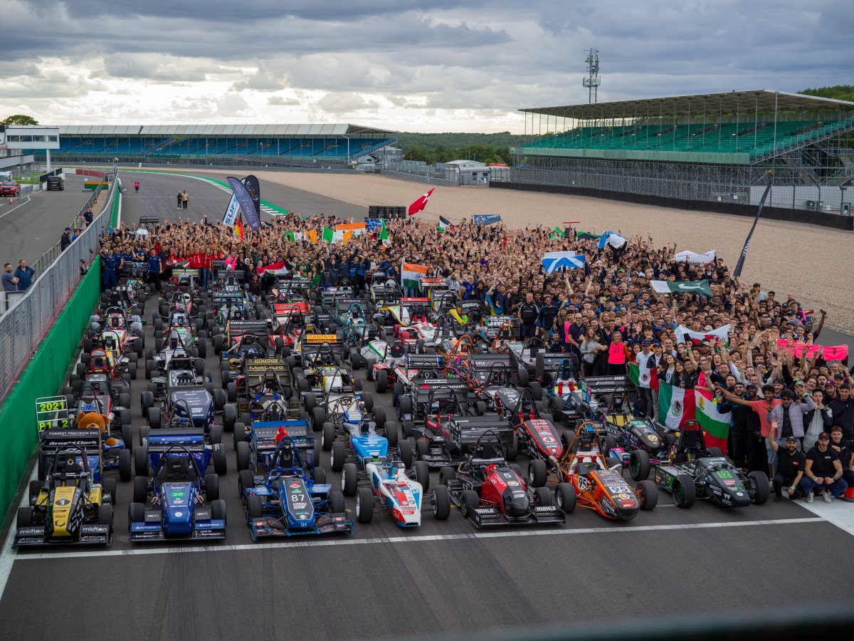 HWRacing tweet media