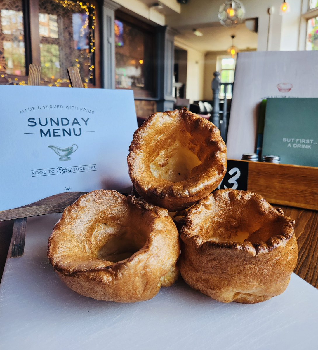 TheLordDarcy's tweet photo. Sunday Lunch served all day today. Wash these lovely Yorkies down with some great local ales from @TheLeedsBrewery @kirkstallbrew @ossettbrewery @BradfieldBrew @TimothyTaylors @BlackSheepBeer https://t.co/rwqQ8tGKlU