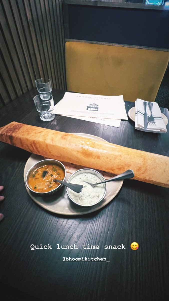 bhoomikitchen_'s tweet photo. Open at 12 for this beauty 😍😍😍 #dosa https://t.co/ADyVItLKtH