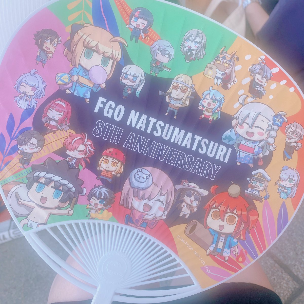 「今年も行ってきた~!今回は夏祭り感あってめちゃ楽しかったし一緒に参戦したおたくに」|🍭あめたん🎐のイラスト
