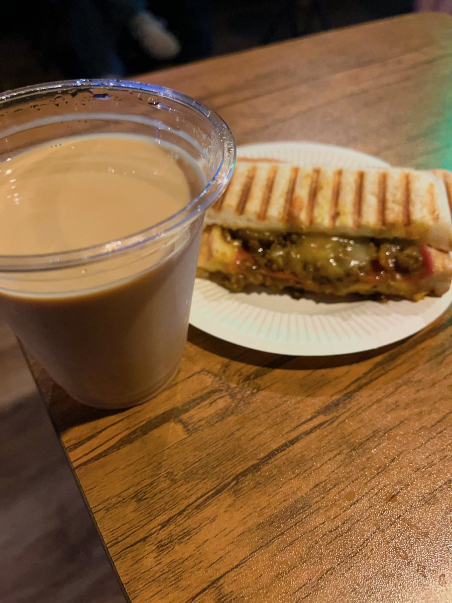 fragile_dominic's tweet image. たくやのホットサンドと自分のオレ
うますぎ