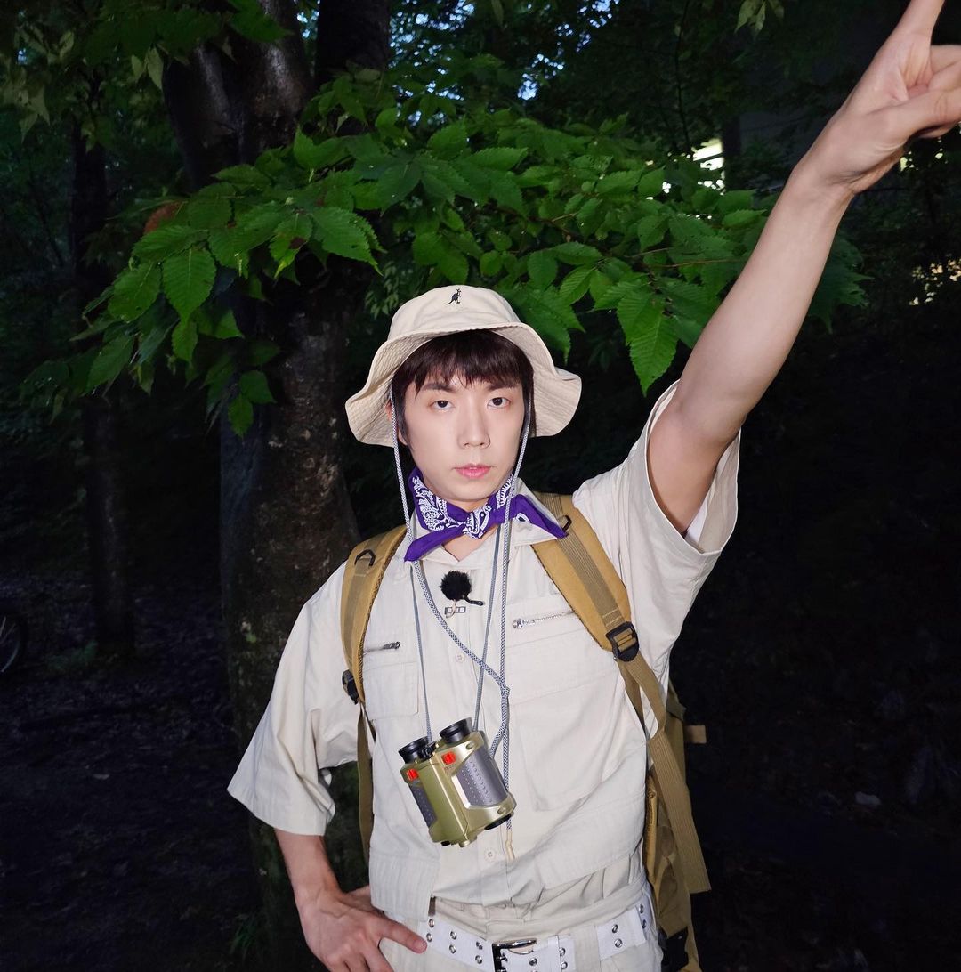 2pmalways's tweet photo. [2PM IG]
A scout leader and elementary student who was really really freaked out 🤠

#Among6thGraders #ThatIKnowOf #HeIs #TheCutest💙
https://t.co/Mng1kZ4wqU https://t.co/8V1vCwe8cM