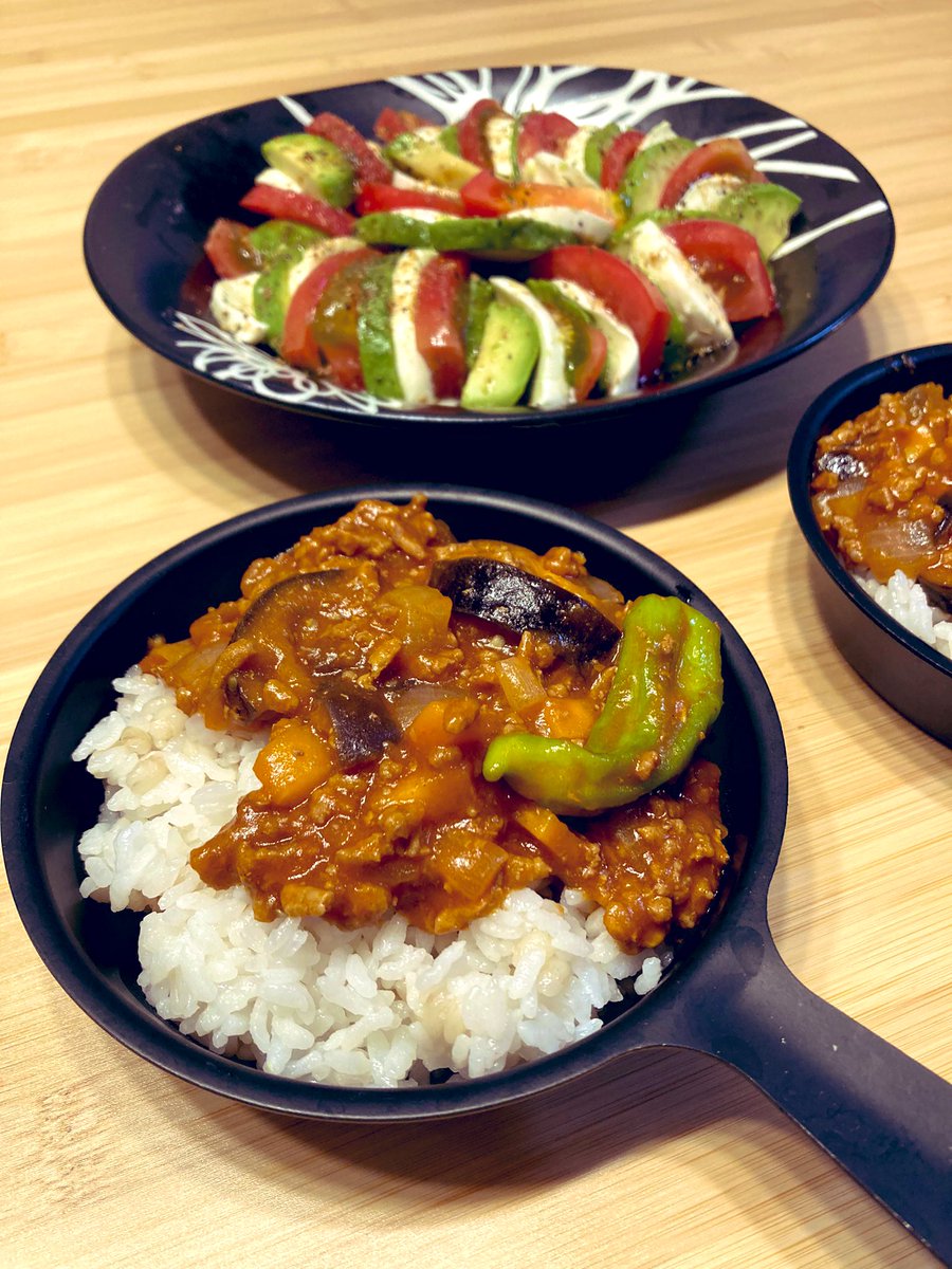 yuchirocamp's tweet photo. REPOCFARM様よりカレーセットプレゼント企画でこんなに沢山のお野菜をいただきました💚
早速カレーに💛
初めてシシトウを食べた子どもたちも美味しい❣️このお野菜美味しい✨
とたくさん食べていました😊
食べ比べのお芋も楽しみ🩷
ありがとうございます❣️
#REPOCFARM
#REPOC
#カレー
#無農薬野菜 https://t.co/LuXfFY8rmY