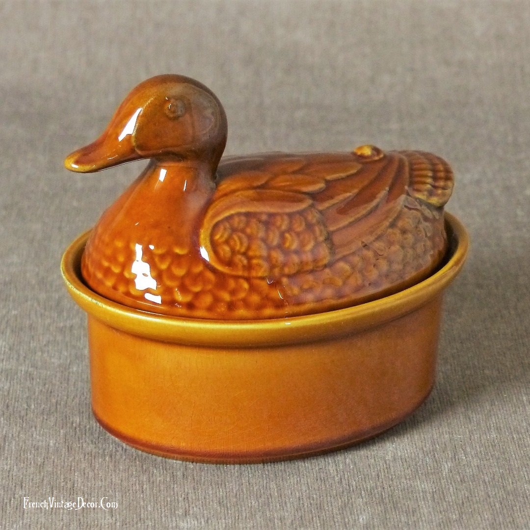 FR_VintageDecor's tweet image. Vintage French Stoneware Terrine Dish
frenchvintagedecor.com/listing/153332…

#terrine #casseroledish #cookware #tableware #farmhousekitchen #kitchendecor #countrykitchen #etsy #frenchcountry #homedecor #ceramics #pottery #stonewarepottery #vintage #retro #antiques #frenchvintagedecor