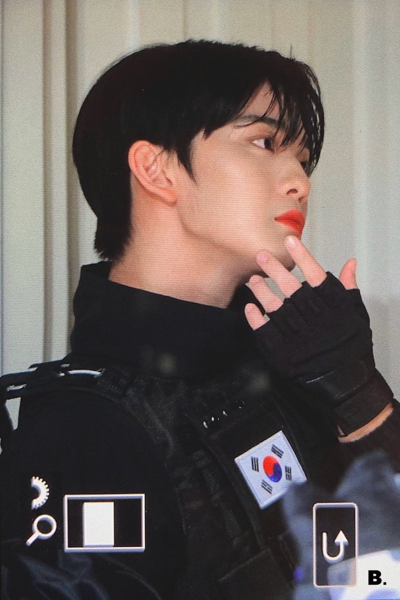 B. 비닷 tweet media