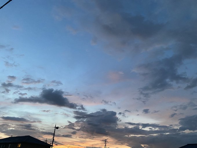 夕焼け間に合わなかった〜〜!! 今日の夕焼けの写真お持ちだったら見せてください!!