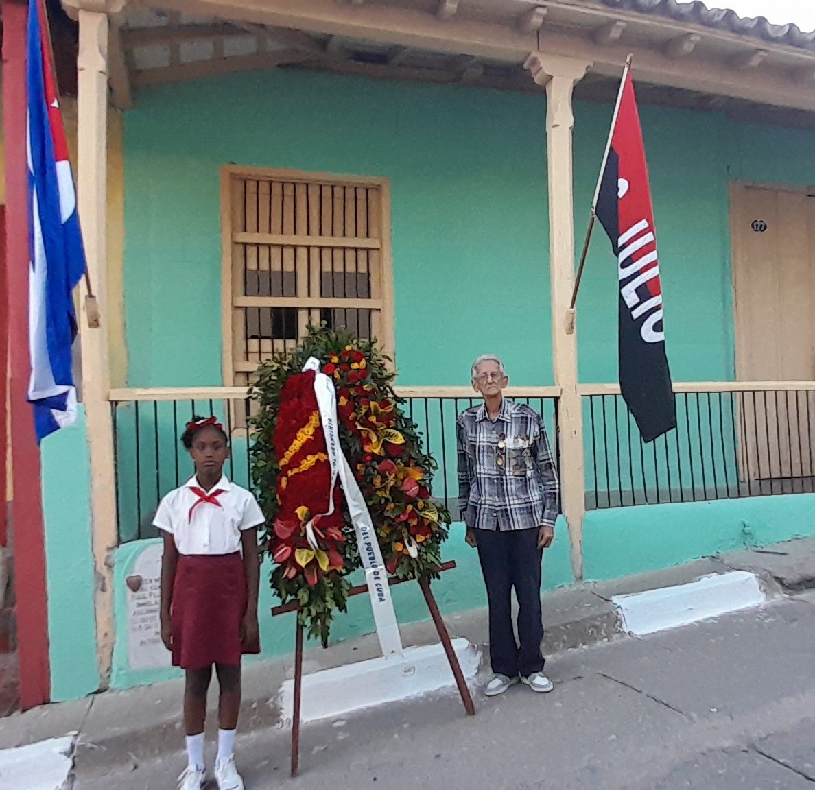 OdetteACN_Cuba's tweet photo. #ACNreporta || Comenzó en #SantiagodeCuba homenaje a Frank País y Raúl Pujols en el Día de los Mártires de la Revolución. 
#Cuba @ACN https://t.co/gQTUr0JthT