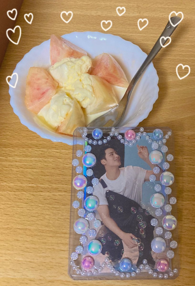 Emingyu1's tweet photo. 炎天下の中、大会応援したので
この位の糖分はゼロカロリーだよね？

外で食べたらお高くても
実家で食べれば０円、ありがたや。
桃のパフェ風🍑

セブチカフェのため、グッズのため、コンサートのため（行けるに違いない‼️）、💸使えんのです😇 https://t.co/SKj4BITOKa