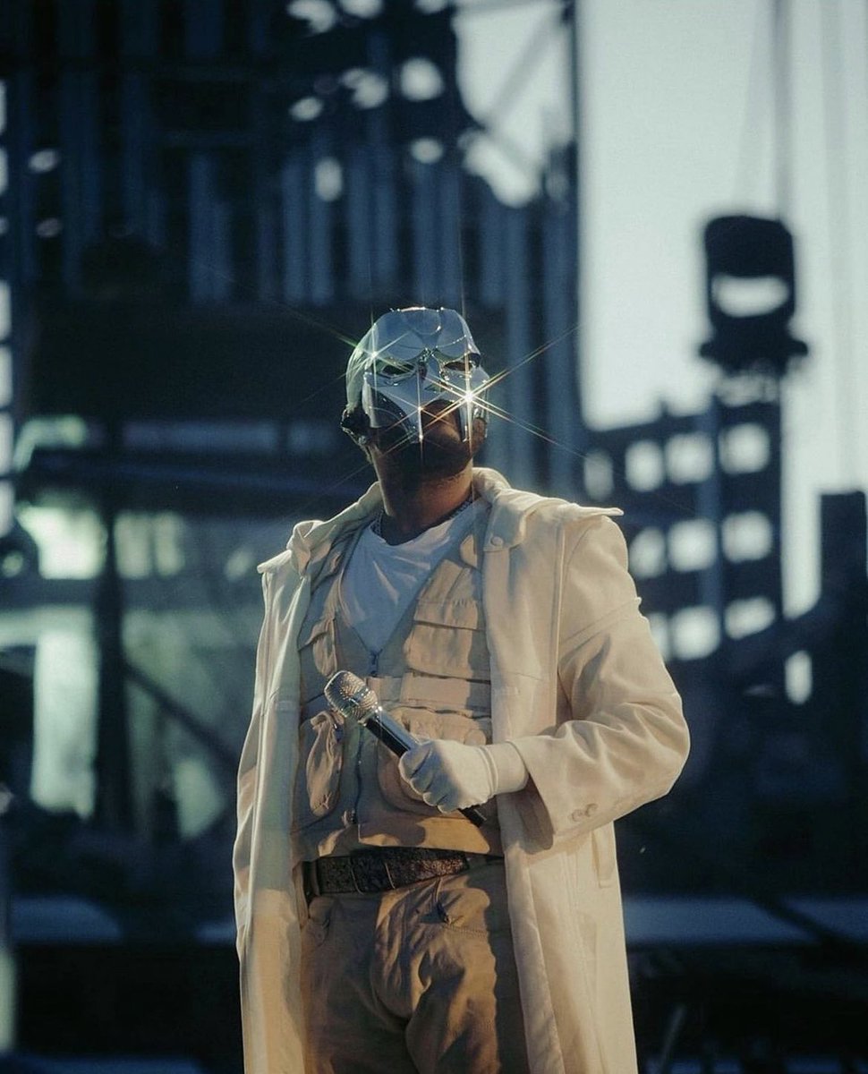 youtte's tweet image. My King @theweeknd 👑🥺 graved here ♥️
#StadedeFrance #TheWeeknd #TheWeekndParis #abeltesfaye #29juillet2023