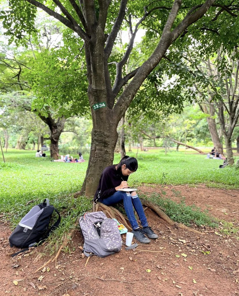 The 10th edition of Cubbon Paints along side @cubbonreads had 50+ creatives with the sun peeking around once in a while and let us enjoy this beautiful weather without the rains🍃🎨