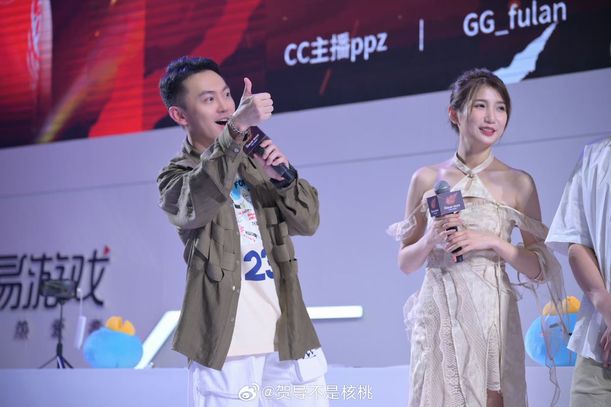 gg_ivlfans's tweet photo. (Director’s weibo) คุณคิดอย่างไรกับเสียงของนักร้อง IVL ทั้งสามคนนี้🤔🤔🤔
ผมขอใช้รูปที่ 4 เพื่ออธิบาย
.
#GG_daily #GG_18 #GG_ppxia
https://t.co/ANLwzXzcIl https://t.co/q2blFuUCiJ