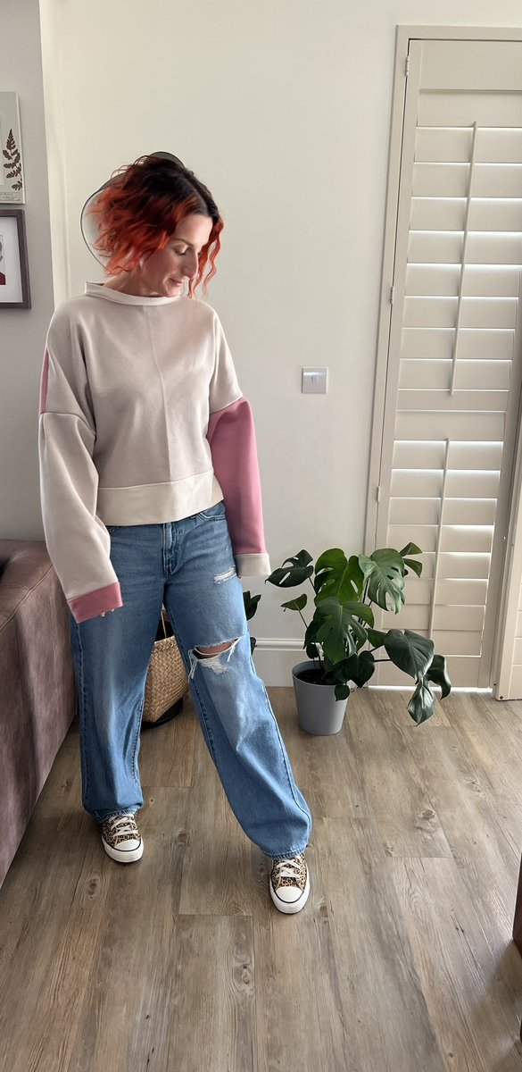 violetandgraci1's tweet photo. Slouchy Sunday Style π #slouchy #Sunday #style #handmade #alwayshandmade #violetandgracious #smallfashionbrand #smallfashionbusiness #smallclothinglabel #boutique #unique #bespoke #sweater #boyfriendsweater https://t.co/ajJLd7CGUG
