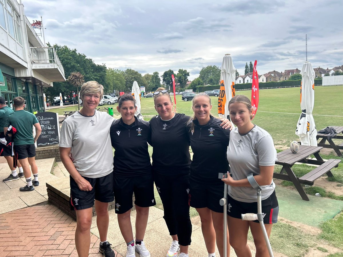 9Mowgli's tweet photo. What on opportunity I had this week! Privileged to be part of the first ever female Exiles rugby camps.
Loved working alongside these legends. Thank you for the opportunity it was a blast.
#Headingintherightdirection
@welshexiles @WelshRugbyUnion https://t.co/1Sjsj9PyeK