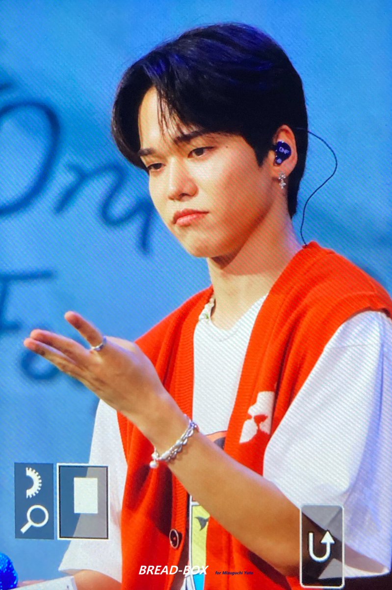 990316_breadbox's tweet photo. 230730 Preview
예뿌 오랜만! 🫶🏻
#유 #유토 #U #YUTO #온앤오프 #ONF #Bread_box @WM_ONOFF https://t.co/kIbytVhax5