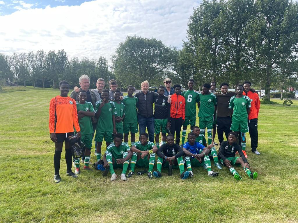 ascentsoccer's tweet photo. After the match the boys were congratulated by legends of Icelandic football Eidur Smari Gudjohnsen, Guðni Bergsson, Arnór Guðjohnsen, Logi Ólafsson. 🤝
Today we play Knattspyrnufélagið Þróttur  in the final of #ReyCup in Iceland's national stadium at 2pm Icelandic time. 🏆 https://t.co/oVT5qqnwQr
