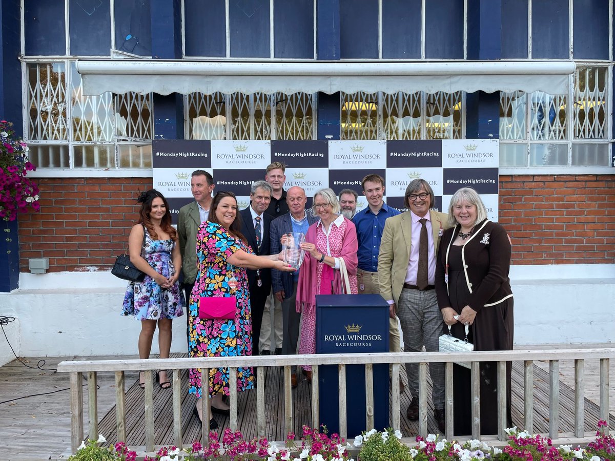 EdDunlopRacing's tweet photo. Fantastic afternoon @WindsorRaces for the Ed Dunlop Racing Club members with a winning Society Lion as the horses continue in good form this year. Congratulations go to all the racing club members and the hard working team at home #societylion #windsorracecourse https://t.co/tfMqUiE4k5