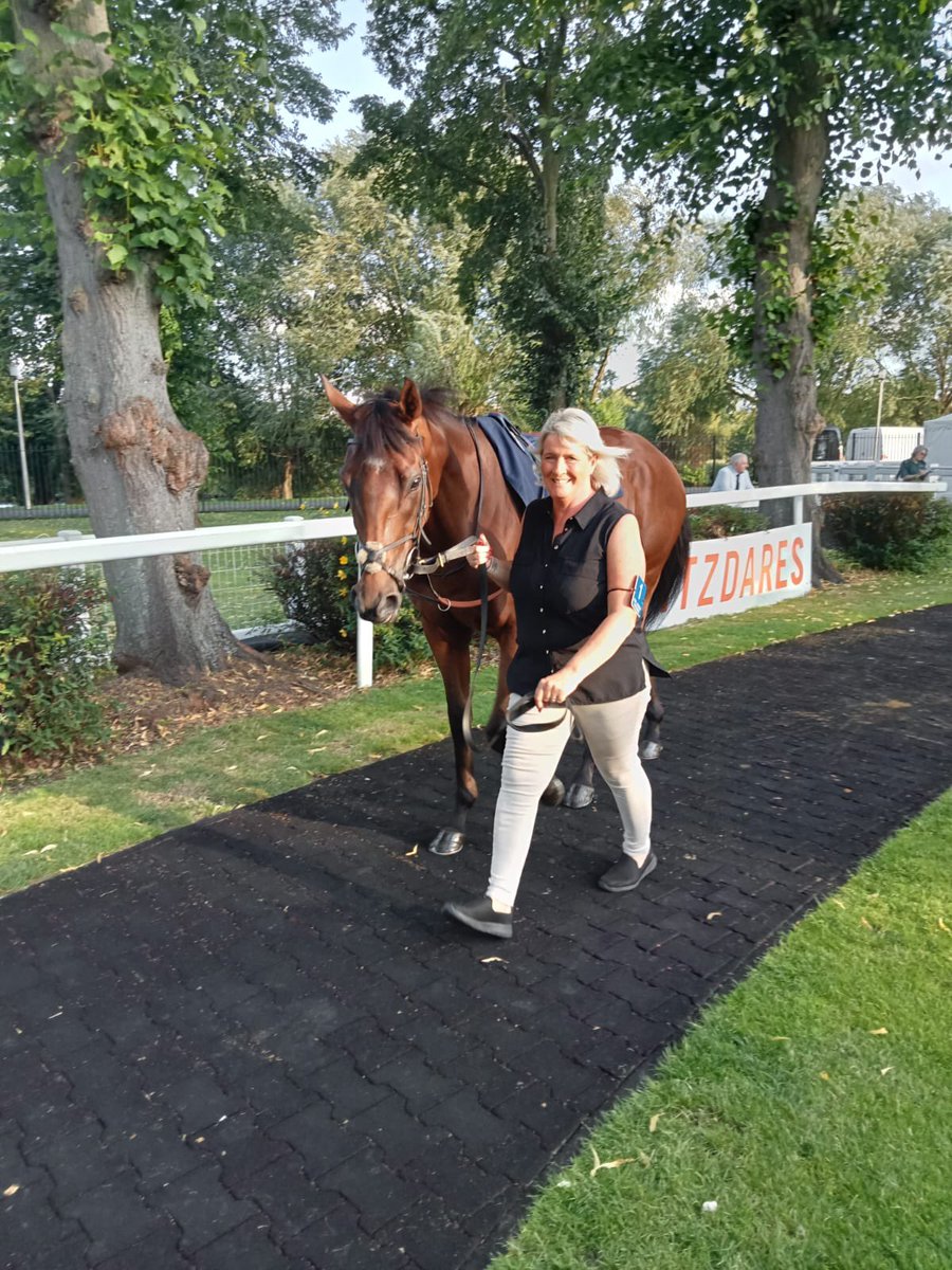 EdDunlopRacing's tweet photo. Fantastic afternoon @WindsorRaces for the Ed Dunlop Racing Club members with a winning Society Lion as the horses continue in good form this year. Congratulations go to all the racing club members and the hard working team at home #societylion #windsorracecourse https://t.co/tfMqUiE4k5