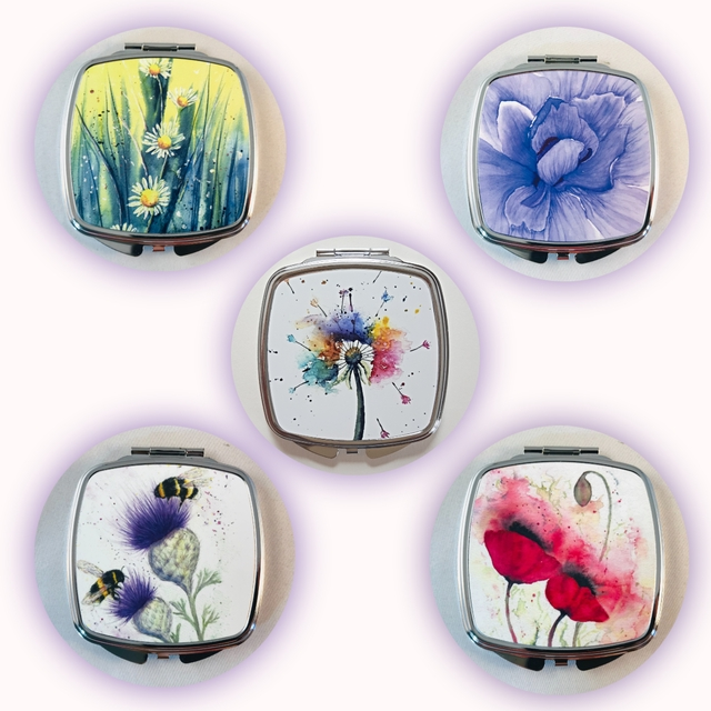 kblacey's tweet photo. Bright and Beautiful florals for a pretty handbag mirror https://t.co/LicBRqfXps
#UKGiftHour #UKGiftAM #floral #handbagaccessory #giftideas #MHHSBD https://t.co/gLn7rdMUYf