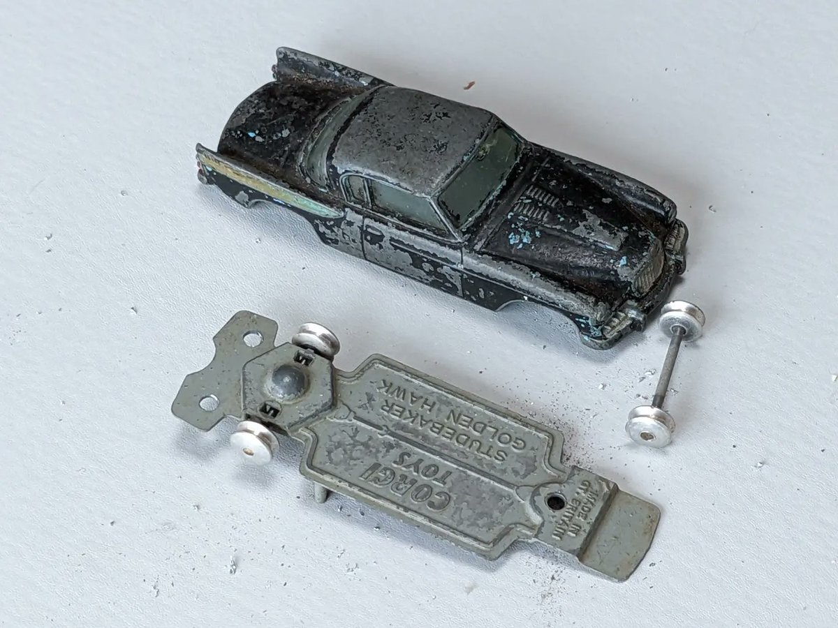 PaulzSmith1's tweet photo. Good morning. My #studebakersunday post is my Corgi no 211 Golden Hawk restoration. It was originally the light blue version. @Aitchworld @DiecastAddicts @1967NightOwl @thespafixer @Cooldudehicks @LittleJohn_MD @marcus_t_ward @WeLoveDiecast @diecastchile https://t.co/LSBwxvfMKi