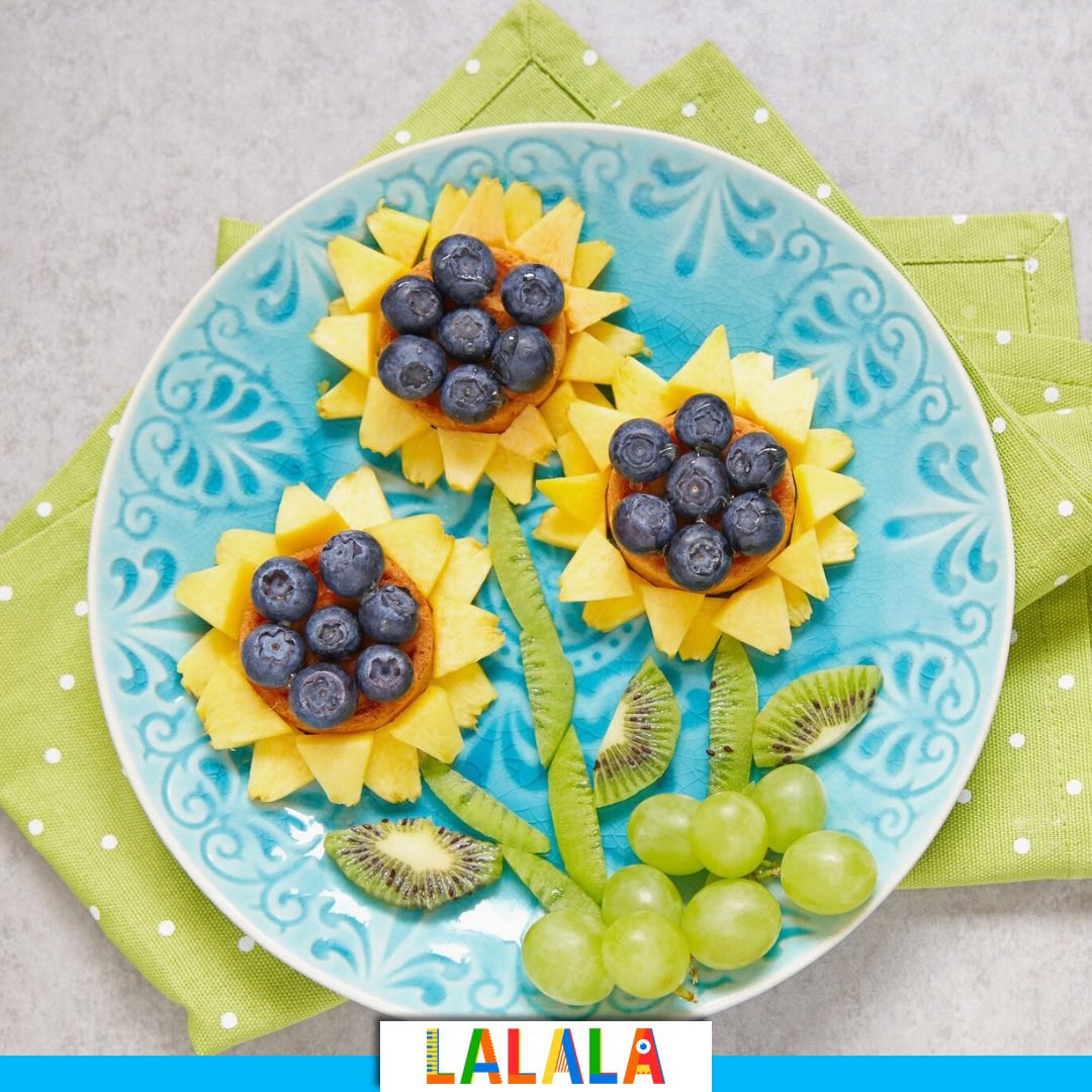 Sıcak yaz günlerinin en güzel öğünü bir tabak meyve🍍🫐🥝🍇 hem de böyle eğlenceliyse😍