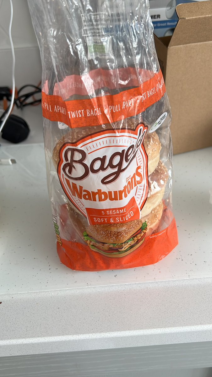 I didn’t realise I was getting @warburtons extra protein bagels… I was sure I just picked up sesame… 🤢🤮