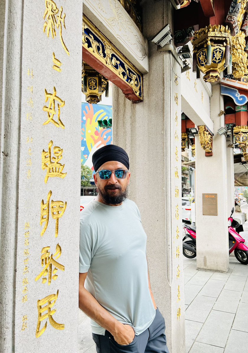 AnmolMD's tweet photo. Some days, you need to relax and wander in #Taiwan 

I was amazed with their growing knowledge and skills in BioTech, and looking to grow #BioAro #CardiAI globally. 

Amazing people. @BioAroInc @CardiAITech https://t.co/n3czorLALC