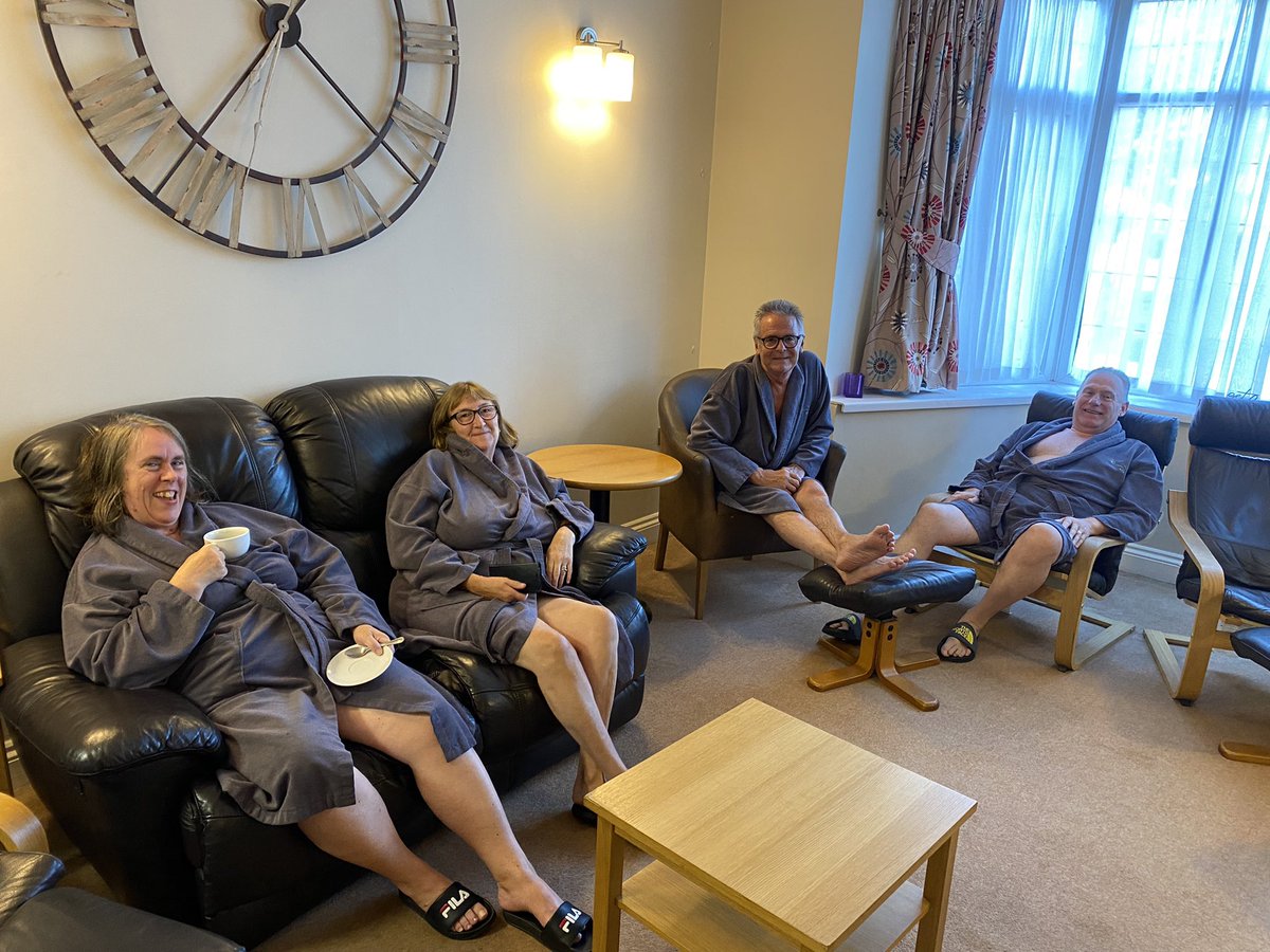 Cloverspa's tweet photo. Having a little chat before breakfast in the lounge. Forever friends π.
#naked #bodyconfience #happy #friends #naturist #chill #bodypositive #Mindfulness #hotel #spaday #live #fun #love https://t.co/HUEZcRm0MV