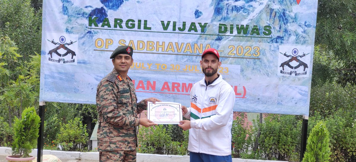 alpha_mohit007's tweet photo. I just wanted to say thank you #indianarmydul for everything you did to make this trek from #Sounder to #BrammahValley for 5 days was one of the most enriching experiences of my life, #kishtwar #dacchan #tourism #thankstoindianarmy #mountains #rr #trek #hiking https://t.co/GLb6Kri7ym