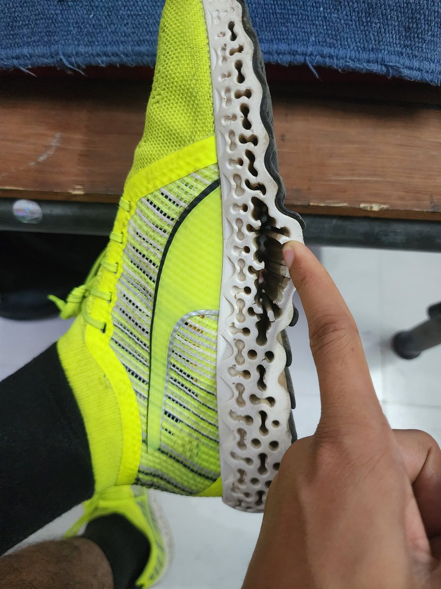 FiftyLens's tweet photo. Very poor quality by @PUMARunning shoe got torn out in just 4 months in normal running
@PUMARunning https://t.co/8oulnk2cpP