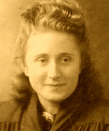 paroles_la's tweet photo. 1941. Peine de mort pour une communiste. Emprisonnée, elle s'évadera.Gagnera le maquis. Se mariera. Et vivra 100 ans. En pensant à ce dernier mot de Guy Môquet: "Ce que je regrette,c'est de ne n'avoir pas eu ce que tu m'as promis". Un baiser. Il avait 17 ans.Elle 18. Odette Nilès https://t.co/evBlBougmy