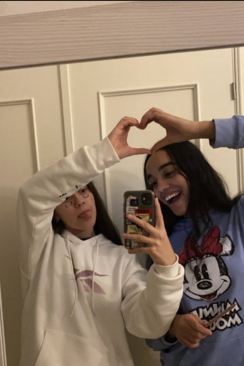 espemoru3's tweet photo. con ella siempre @05Weedad https://t.co/XHPEFYMvtO
