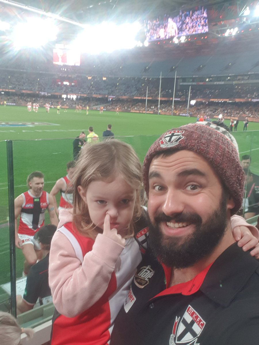 jonoili's tweet photo. Win, classic photo and a signed teddy from Nas. Made her day!!! Cheers @stkildafc 🔴⚪⚫ #AFLHawksSaints https://t.co/xSAmdZY9go