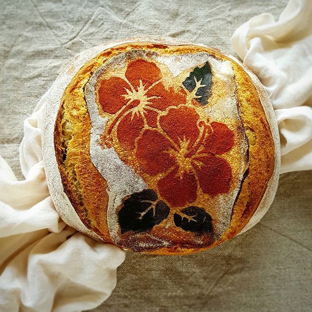 womensart1's tweet photo. Slovenian baker Anita Sumer creates imagery on loaves of bread #WomensArt https://t.co/RSNLKlRLPH