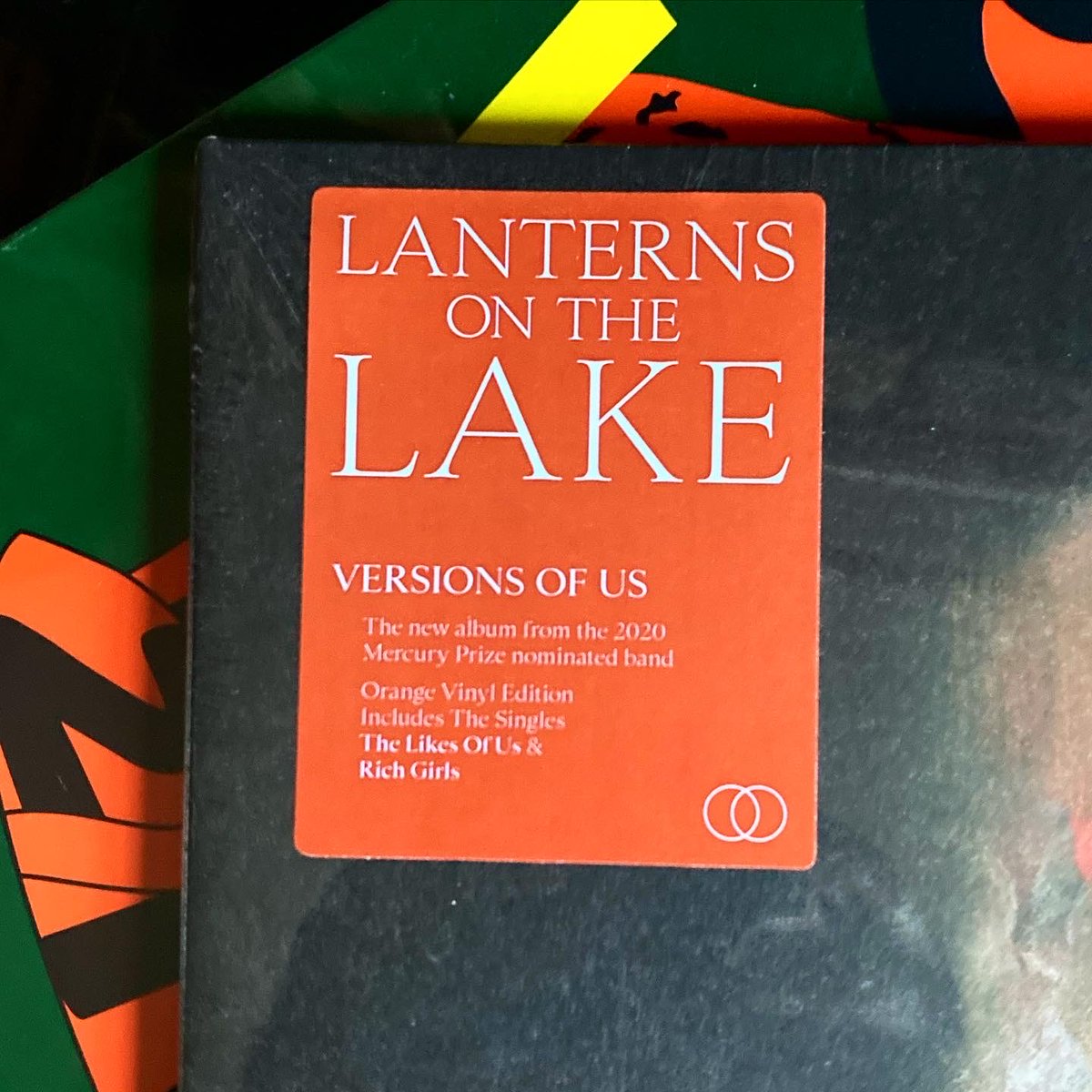 And a Happy Sun-day to you… For those in need of sonic uplift, I thoroughly recommend the latest @lanternstalk album. Wonderful, honest and full of warm detail… 🧡 #lanternsonthelake #versionsofus #bellaunion #blackcoffee #orangecrush