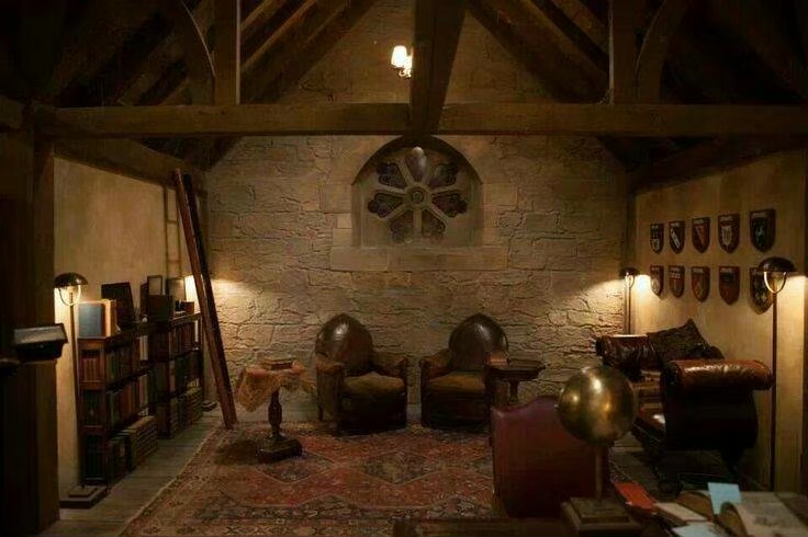 Ms_PMarx's tweet image. ㅤ

“Ruangan yang kalian lihat ini adalah Secret Room, apapun yang terjadi di ruangan ini tidak boleh diketahui oleh pihak luar dari SVA ya, nak.” ucapannya dengan nada yang cukup serius.

ㅤ