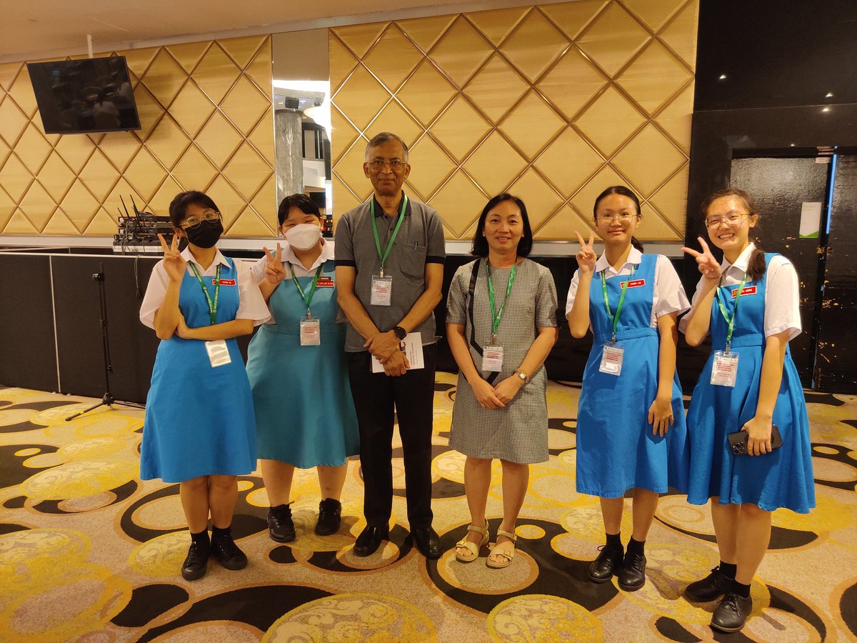 maitrau's tweet photo. "Chemistry is Fun!" show as part of the YAC activity during 9NICE at Kuching. I greatly enjoyed the interaction with school students and teachers. Thank you, Yvonne and team, for all the help and support!
@IUPAC @javiergarciamar @yvonnechoo_sl https://t.co/3guKmTC1YD
