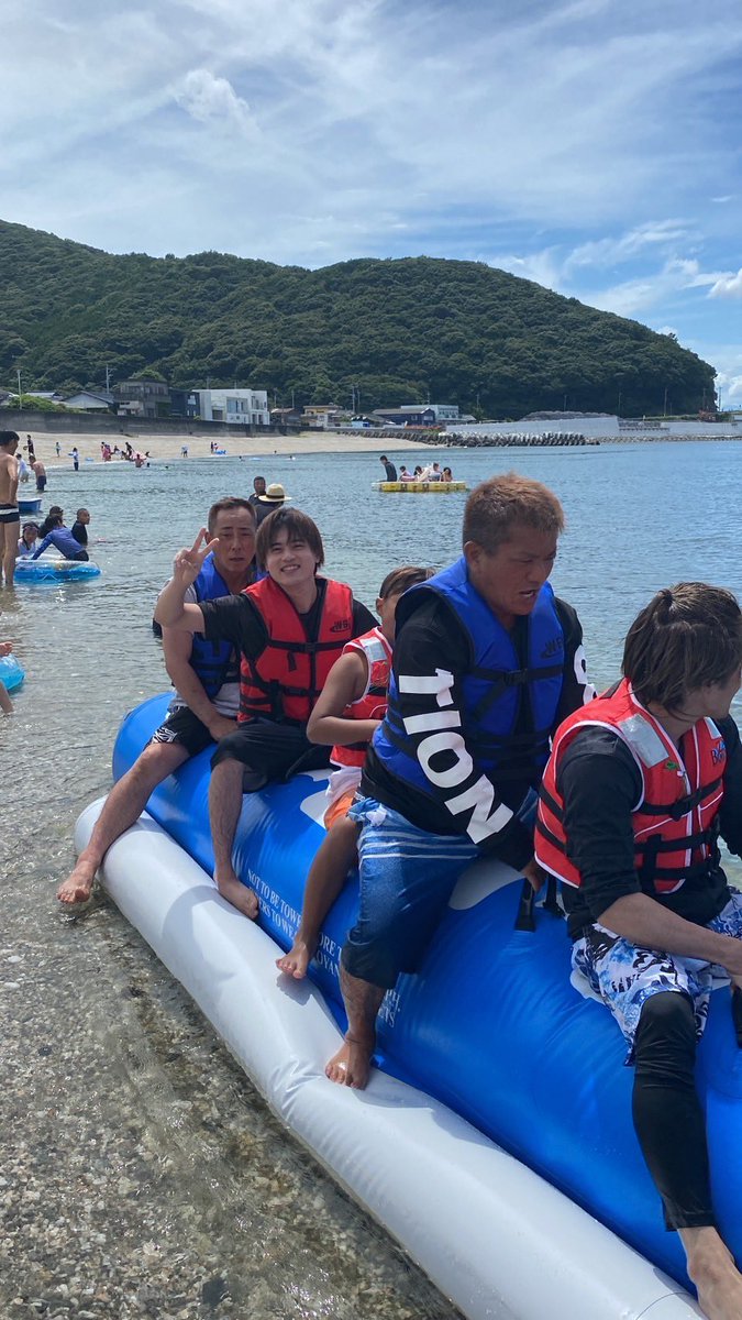 kanta00519's tweet photo. 楽しかった🏝
初めてバナナボートなるものに乗った🍌 https://t.co/ZEt7bHKUJi