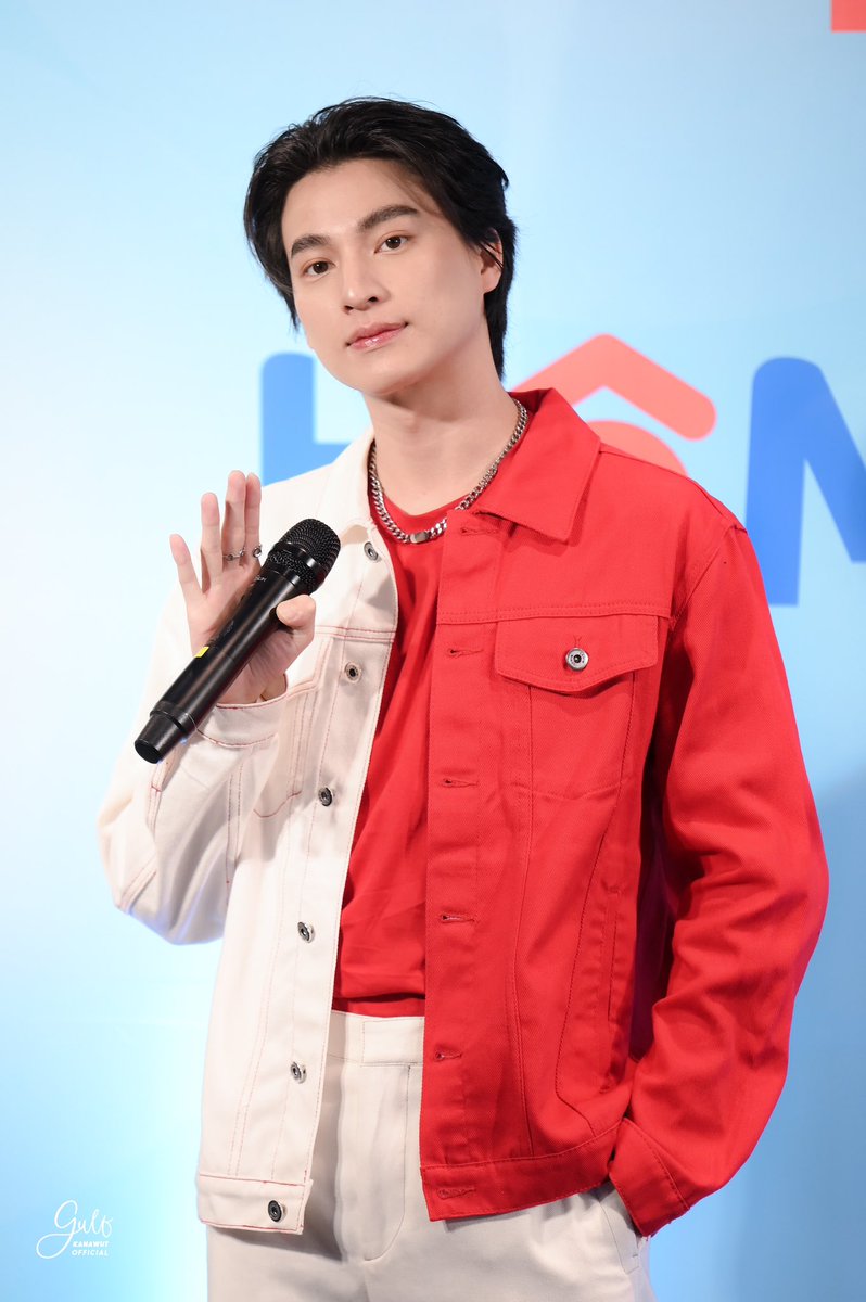 Gulfkanawutofc's tweet photo. หล่อสุด ๆ ไปเลยค้าบบบบ ☺️

HOMEFAIR2023 X GULF
#HomeFairXGulf https://t.co/nLDrwnMZXx
