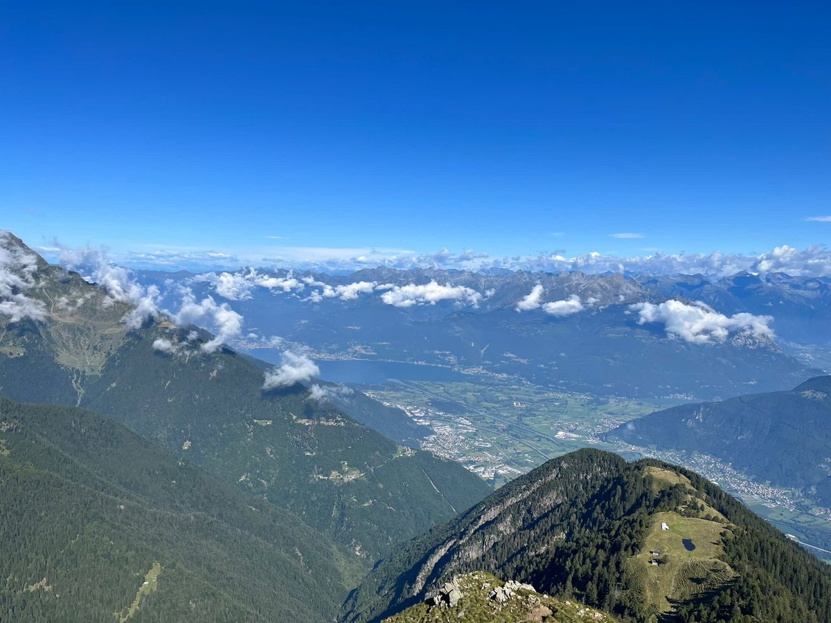 lumachina58's tweet photo. #AlpePiazza #Dossodeigalli #ValGerola in #Valtellina #BuonaDomenica ! https://t.co/WbYjmz1R8r